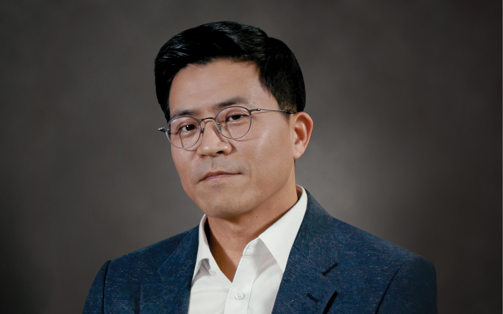 A picture of DEVELON CEO Chris Jeong.